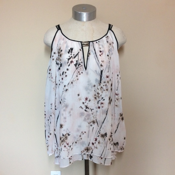 White House Black Market cherry blossom top - Picture 1 of 12